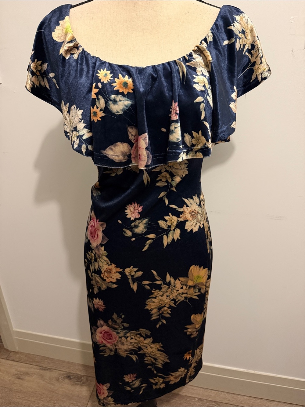 Another Story Navy Velvet Floral Off-Shoulder Midi Dress Medium
